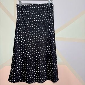 LOFT Black and white heart patterned women's skirt
